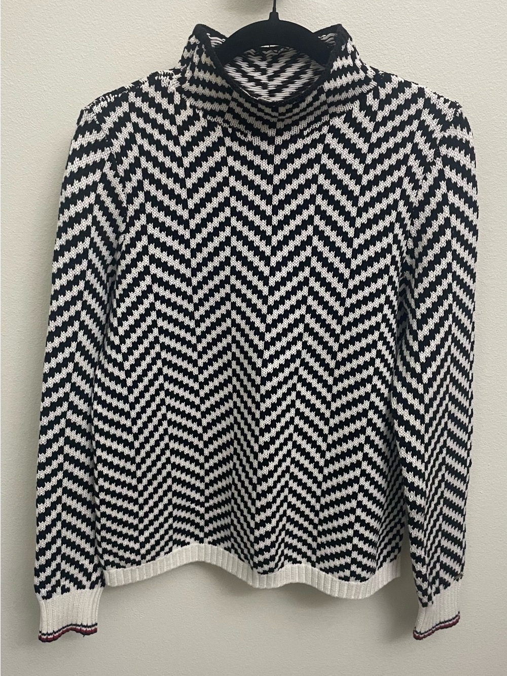 Tommy Hilfiger Black & White Cotton Chevron Striped Mock Neck Sweater